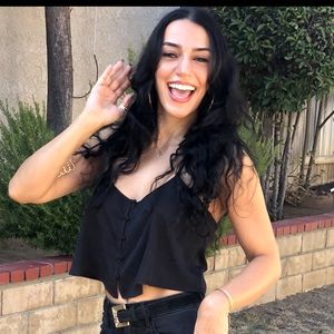 Meet your Posher, Maya